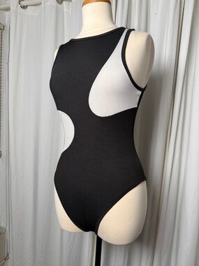 SHEIN Black Ribbed One-Piece Bodysuit